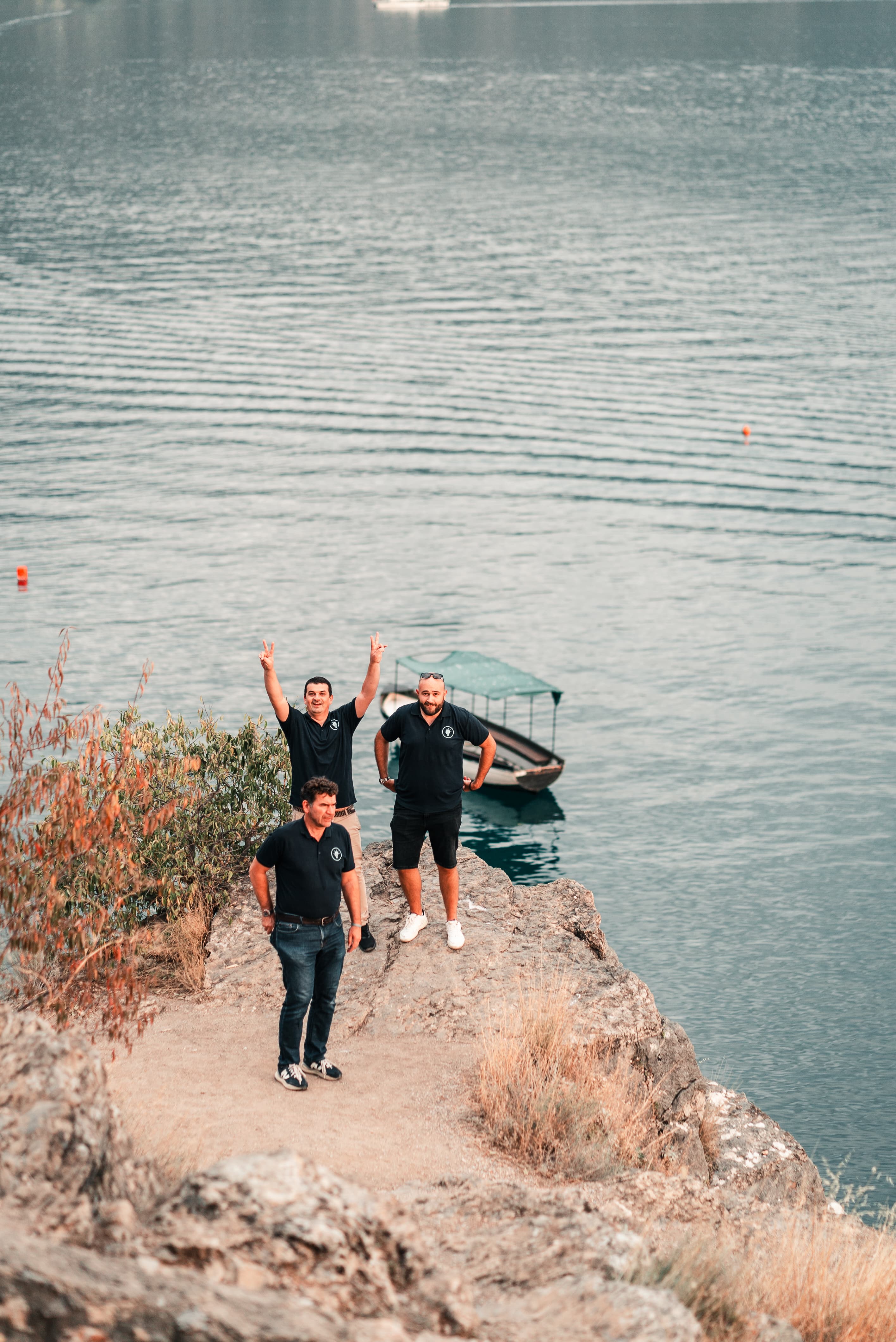 Part of the NoviCogi team at the shore of Lake Ohrid