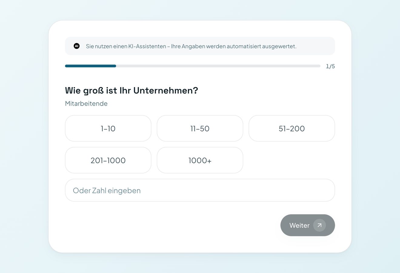 Der NoviCogi KI-Assistent fragt nach der Unternehmensgröße